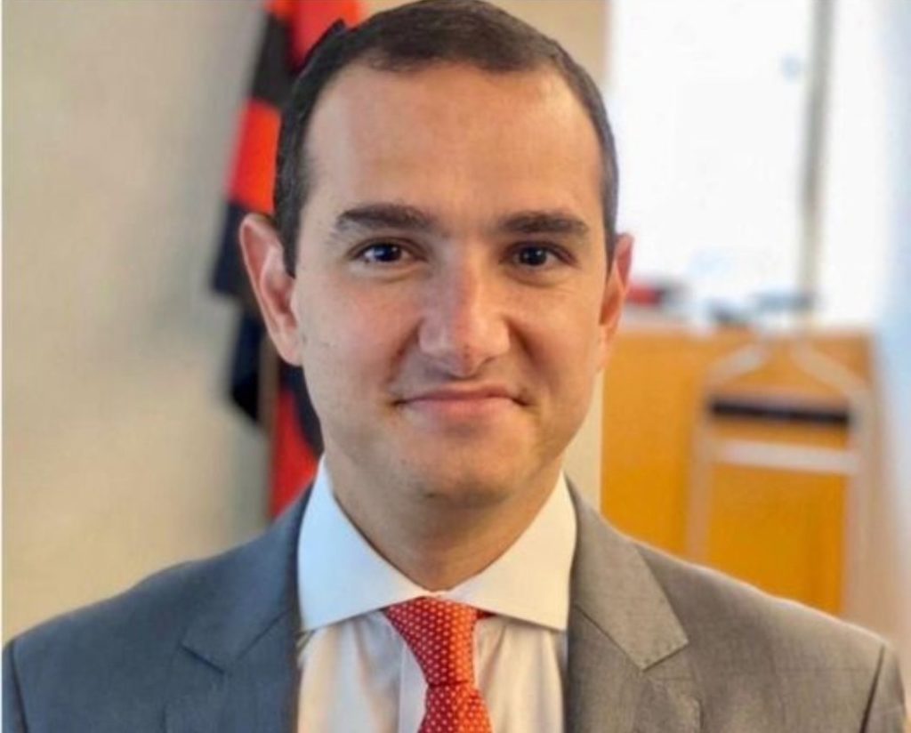 Advogado especialista em direito trabalhista, Solon Tepedino