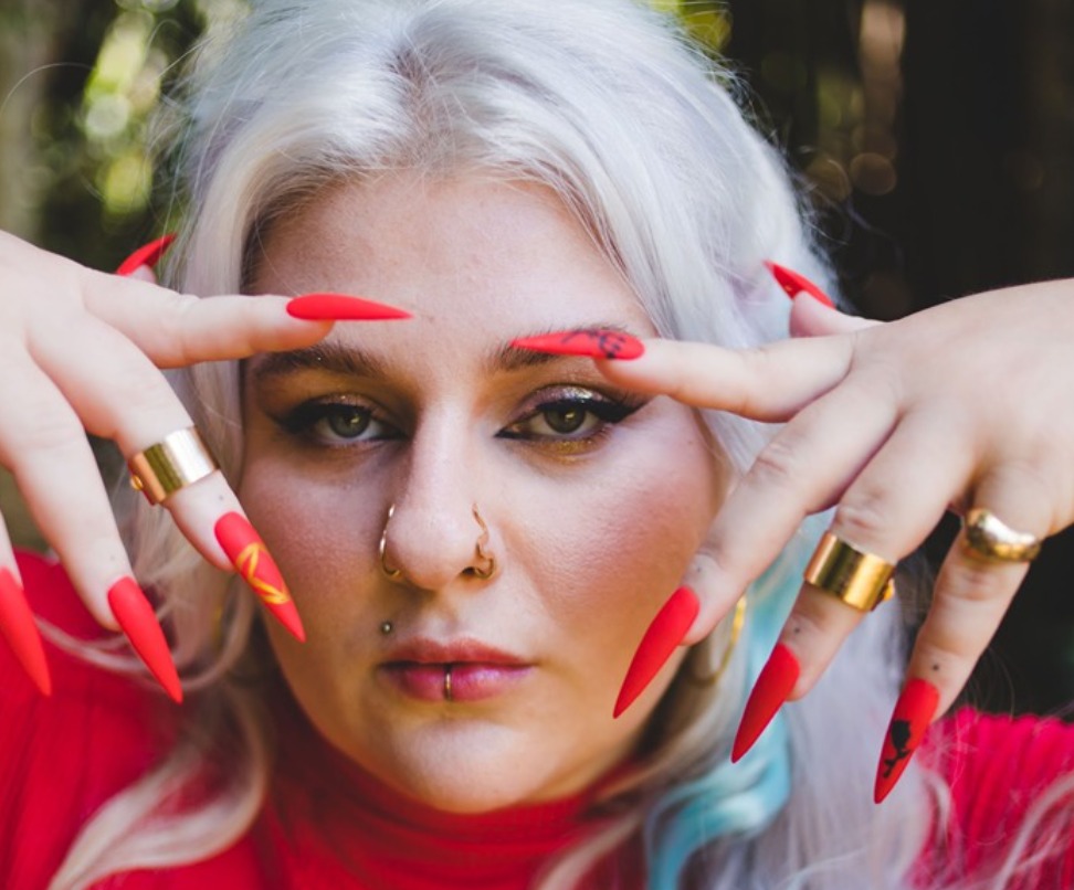 Sonja leva blues e soul aos palcos da Casa de Cultura Laura Alvim no lançamento do álbum 'Rainha de Copas' (Foto: Julia Assis/ Divulgação)