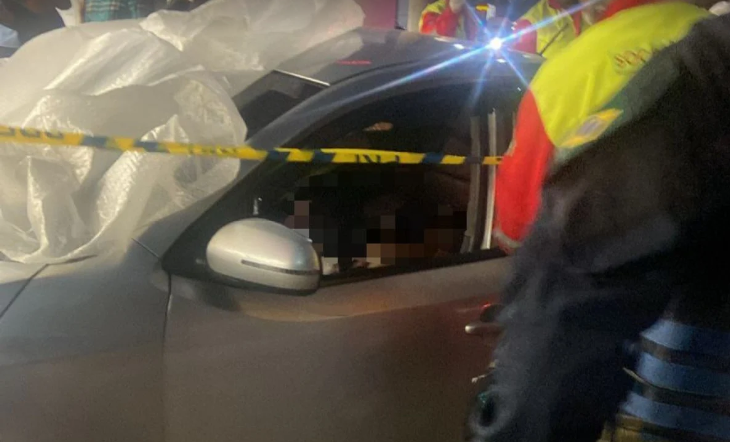 Polícia Civil investiga morte de casal em carro alvejado na Dutra