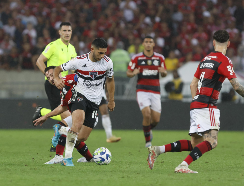 Flamengo e São Paulo se enfrentaram apenas uma vez no ano