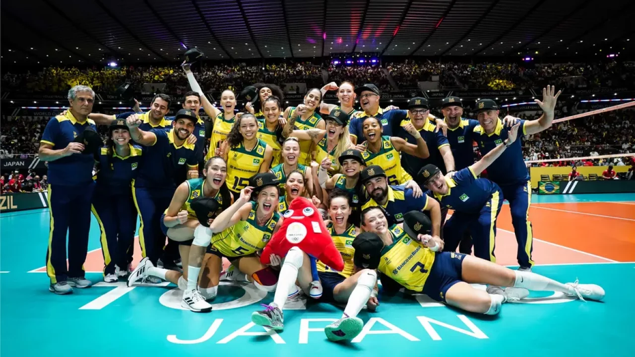 Brasil força tie-break, mas perde para o Japão na VNL masculina