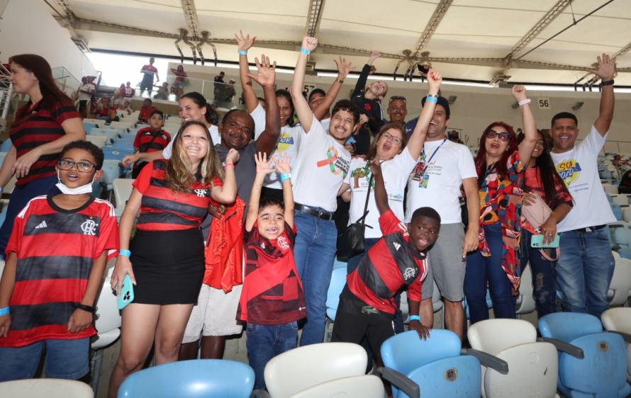 Crianças e jovens transplantados são homenageados no Maracanã no último dia do Setembro Verde (Foto: Divulgação)
