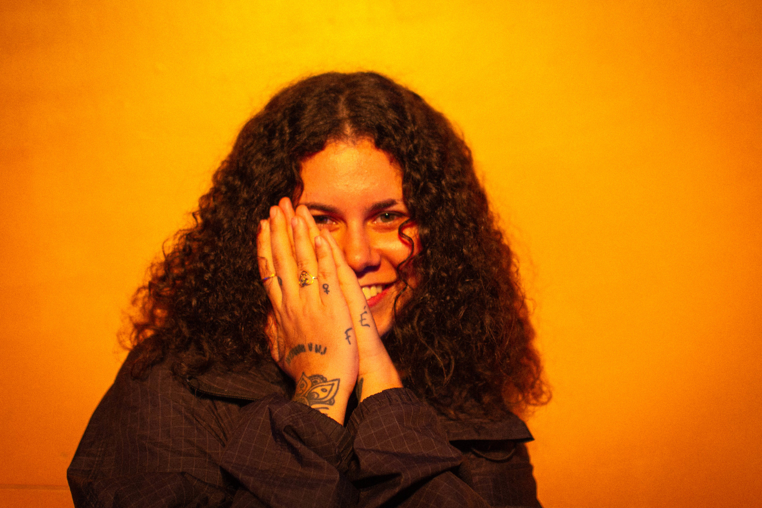 Rock The Mountain terá LARINHX como curadora do Palco Mangolab (Foto: Divulgação)