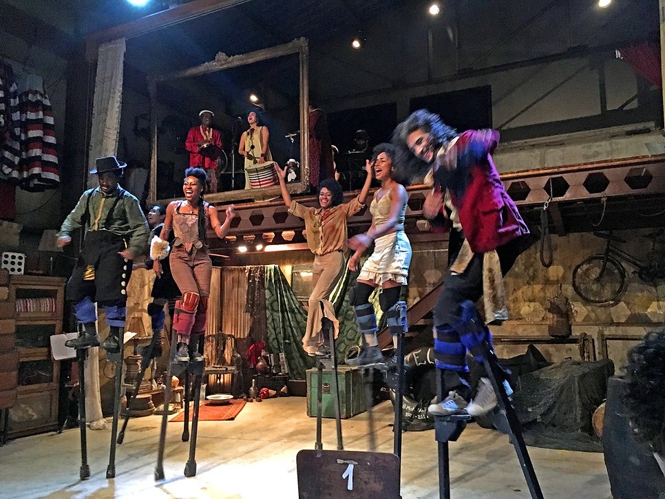 Grande Companhia Brasileira de Mystérios e Novidades promove o festival 'Gamboa de Portos Abertos' (Foto: Divulgação)