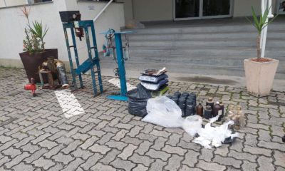 Parte do material apreendido na megaoperação das polícias Civil e Militar, no Rio