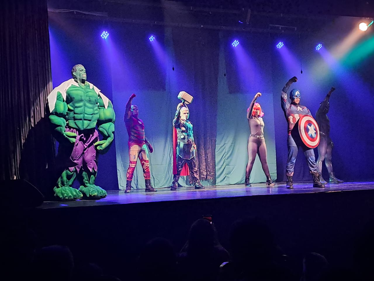 Teatro Vannucci recebe o espetáculo 'Heróis e Vingadores' (Foto: Divulgação)
