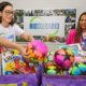 Alunos, professores e servidores da rede estadual se unem para doar brinquedos para projetos sociais do Riosolidario (Foto: Divulgação)
