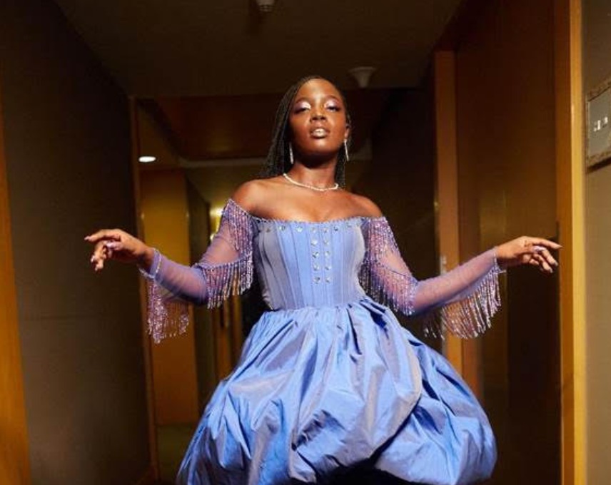 Clara Moneke marca presença no baile da Sephora com look inspirado em princesa da Disney (Foto: Divulgação)