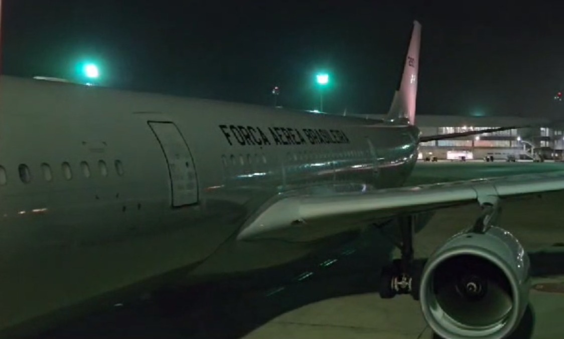 Sexto voo com brasileiros repatriados de Israel chega ao país