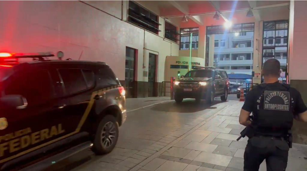 Policiais civis são presos pela Polícia Federal por tráfico de drogas