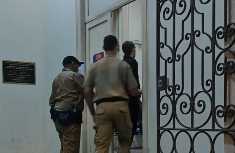 Homem é preso tentando agarrar estudante em banheiro do Horto, em Niterói (Foto: Divulgação)