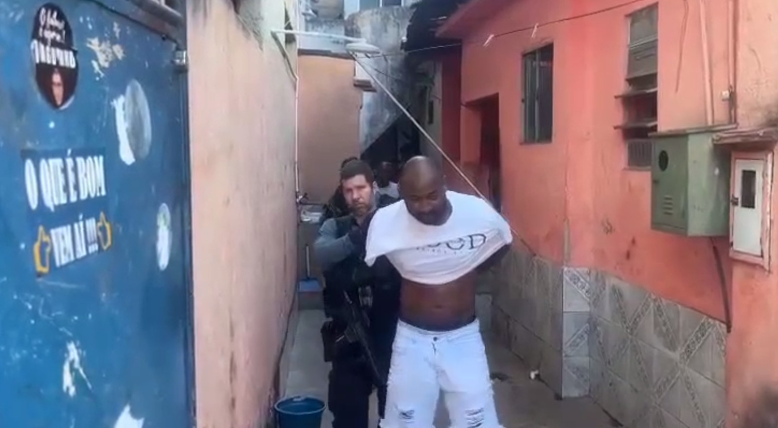 Dupla é presa em flagrante em operação da Civil contra roubos e furtos de cargas (Foto: Divulgação)