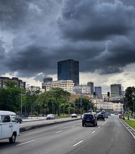 Confira a previsão do tempo para este domingo, no Rio (Foto: @ renatojustii/ Divulgação: COR)