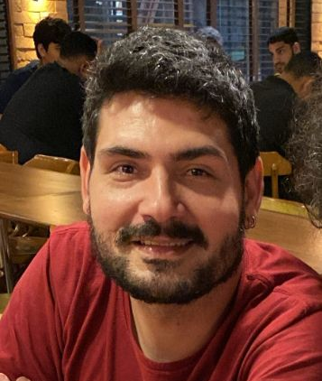 thiago farias da costa, de 37 anos, foi morto a tiros em oficina mecânica no Sampaio