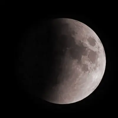 Eclipse parcial da Lua acontece neste sábado
