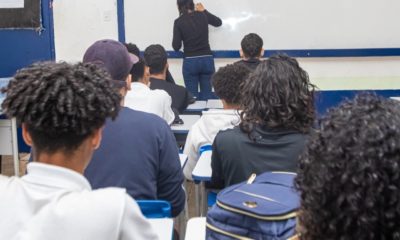 Governo do Rio inicia renovação de matrícula para a rede estadual de educação