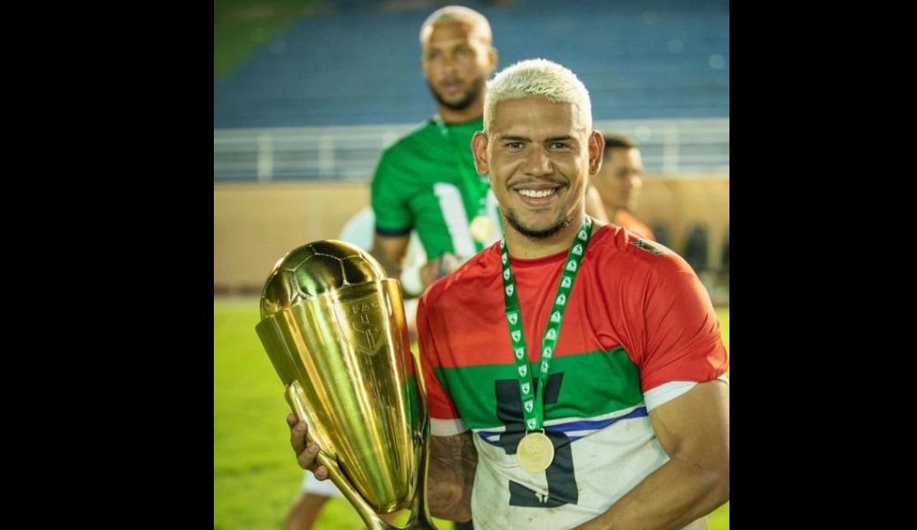 Caso de polícia: Jogador de futebol agride namorada em boate vai parar na delegacia (Foto: Reprodução/ Redes Sociais)