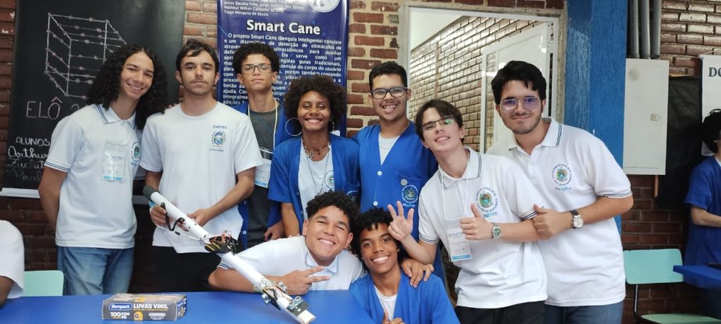 Alunos da Faetec desenvolvem bengala inteligente 