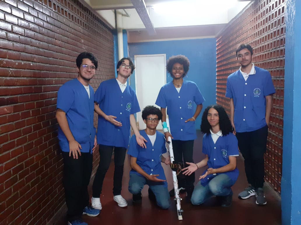 Alunos da Faetec desenvolvem bengala inteligente