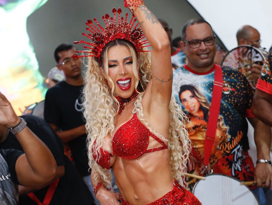Poderosa! Tati Minerato causa frisson em noite de festa na Porto da Pedra (Foto: Walace Ximnenes/ Palmer Assessoria de Comunicação)