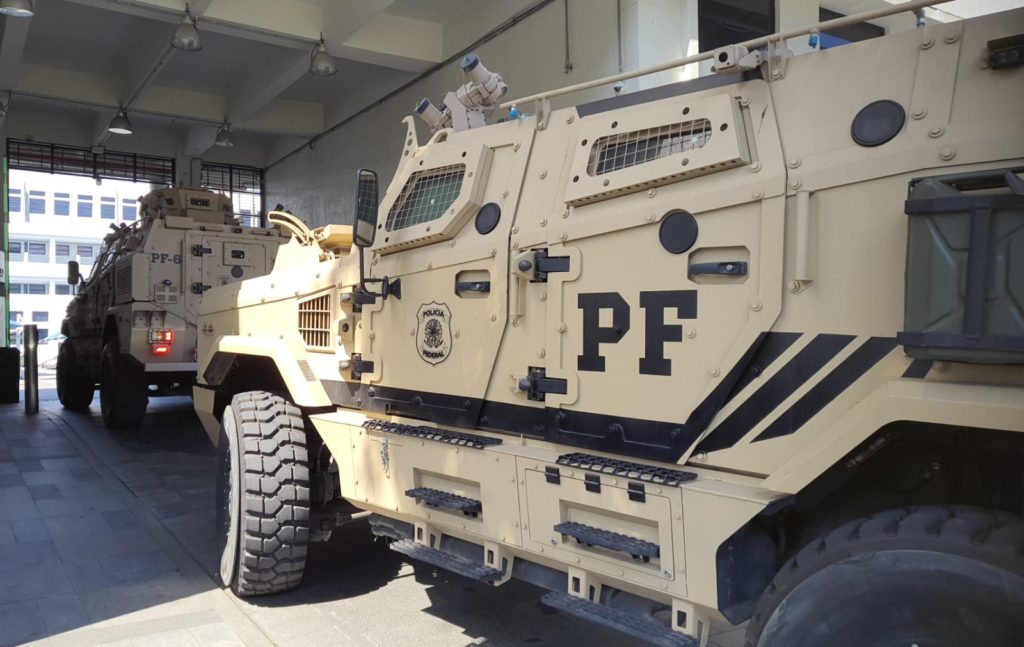 Blindado da Polícia Federal