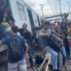 Trem descarrila em Nova Iguaçu e impacta Ramal Japeri