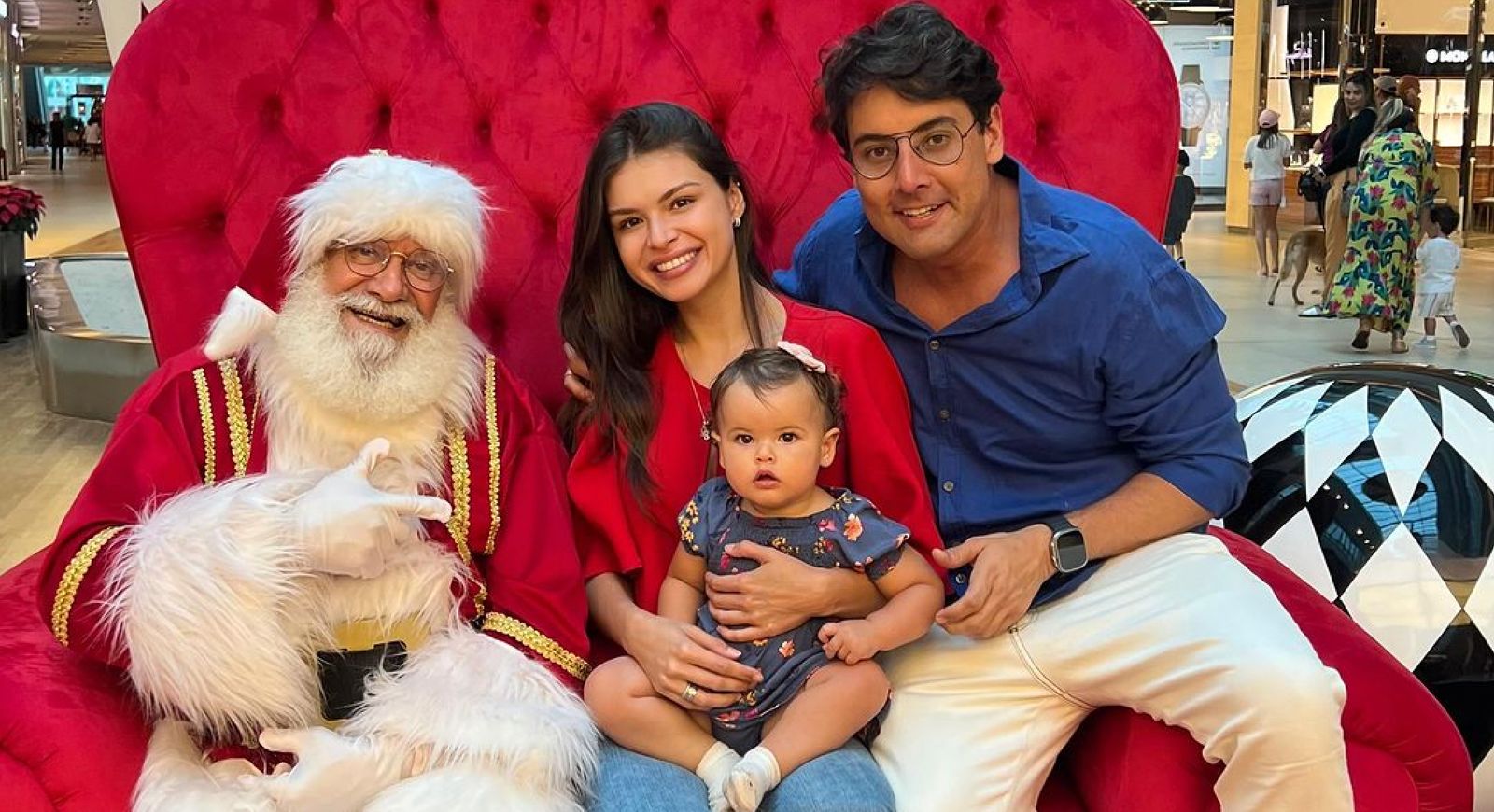 Bruno De Luca leva filha para conhecer Papai Noel e encanta seguidores