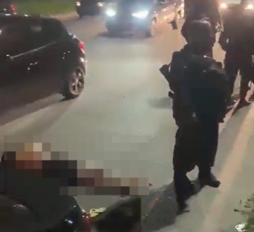 Jovem morre durante manifestação na Avenida Brasil pela morte de mototaxista na Vila Kennedy