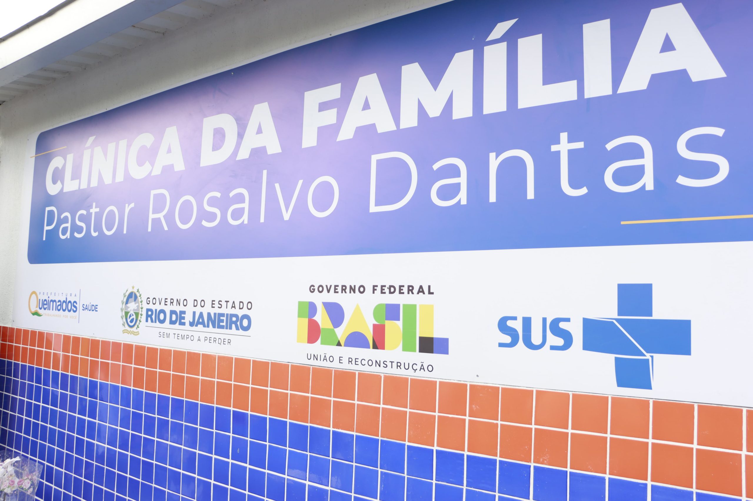 Prefeitura de Queimados entrega nova Clínica da Família no bairro Valdariosa