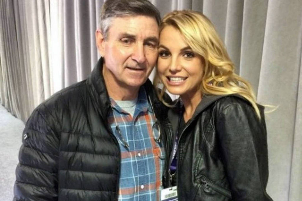 Pai de Britney Spears tem a perna amputada