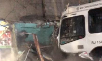 Acidente com ônibus no Rio deixa nove feridos