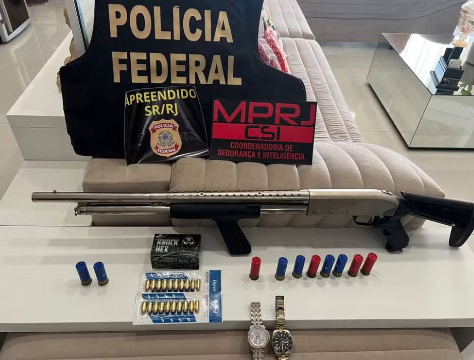 Apreensão em operação contra o miliciano Luís Antônio da Silva Braga, o Zinho