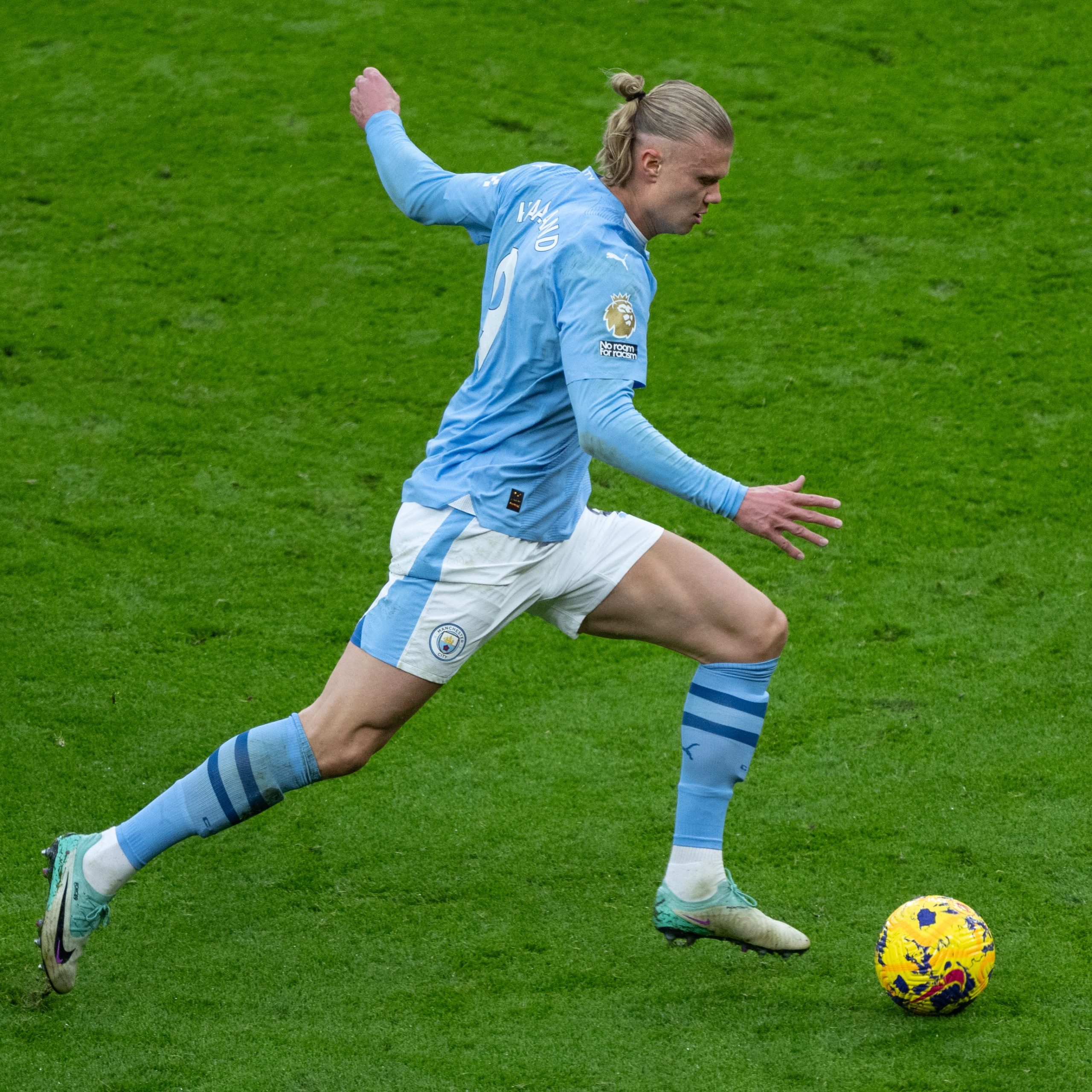 Por que Haaland está fora do jogo entre Luton Town x Manchester City?