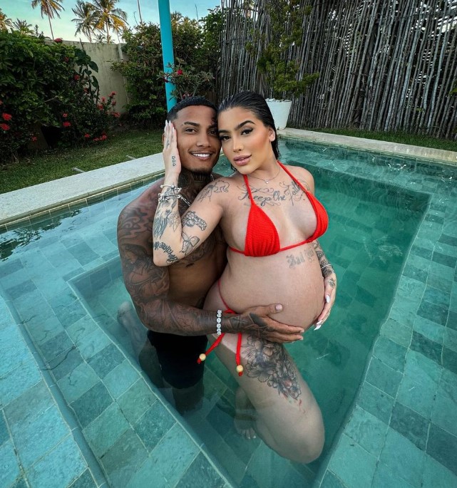 MC Mirella com o namorado