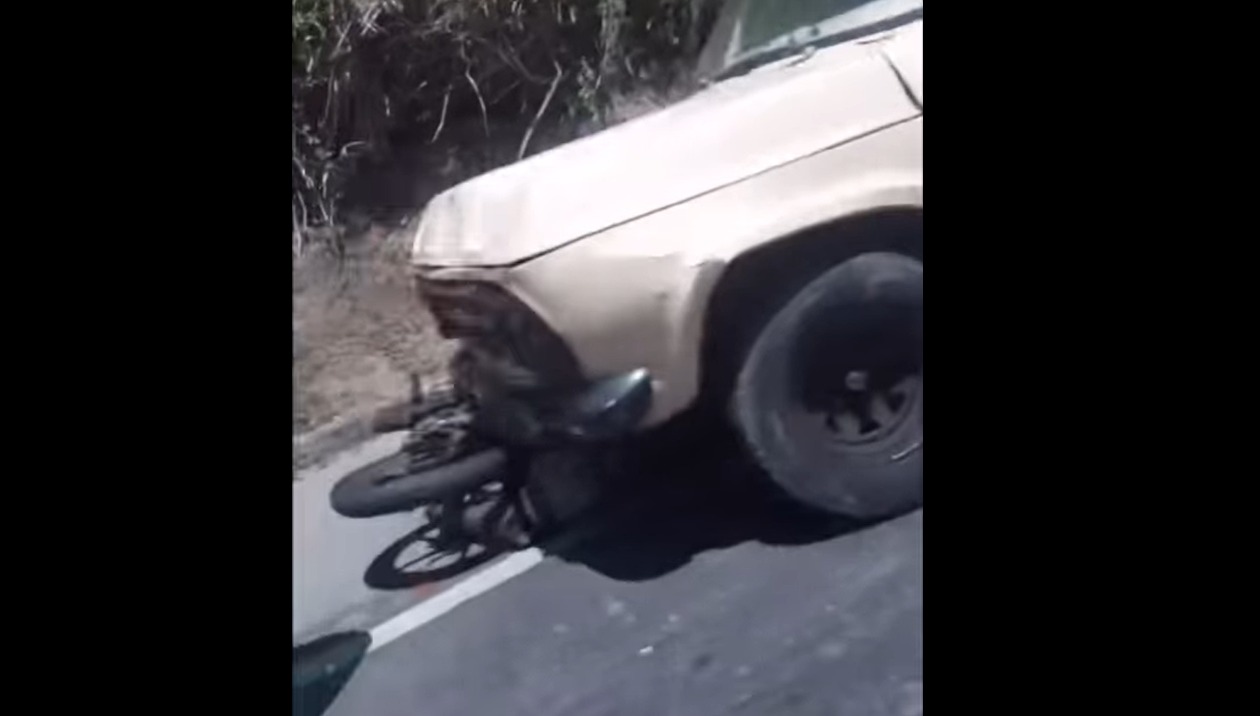 Motociclista morre após moto colidir com caminhão em Angra dos Reis (Foto: Divulgacão)