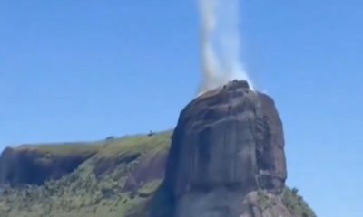Incêndio atinge Pedra da Gávea, na Zona Sul do Rio (Foto: Divulgação)