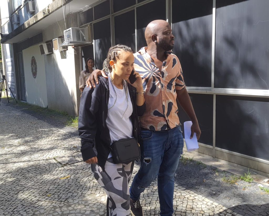 Mãe e tio da pequena Oulatth Alyssah, de 8 anos , morta pelo próprio pai, em Niterói