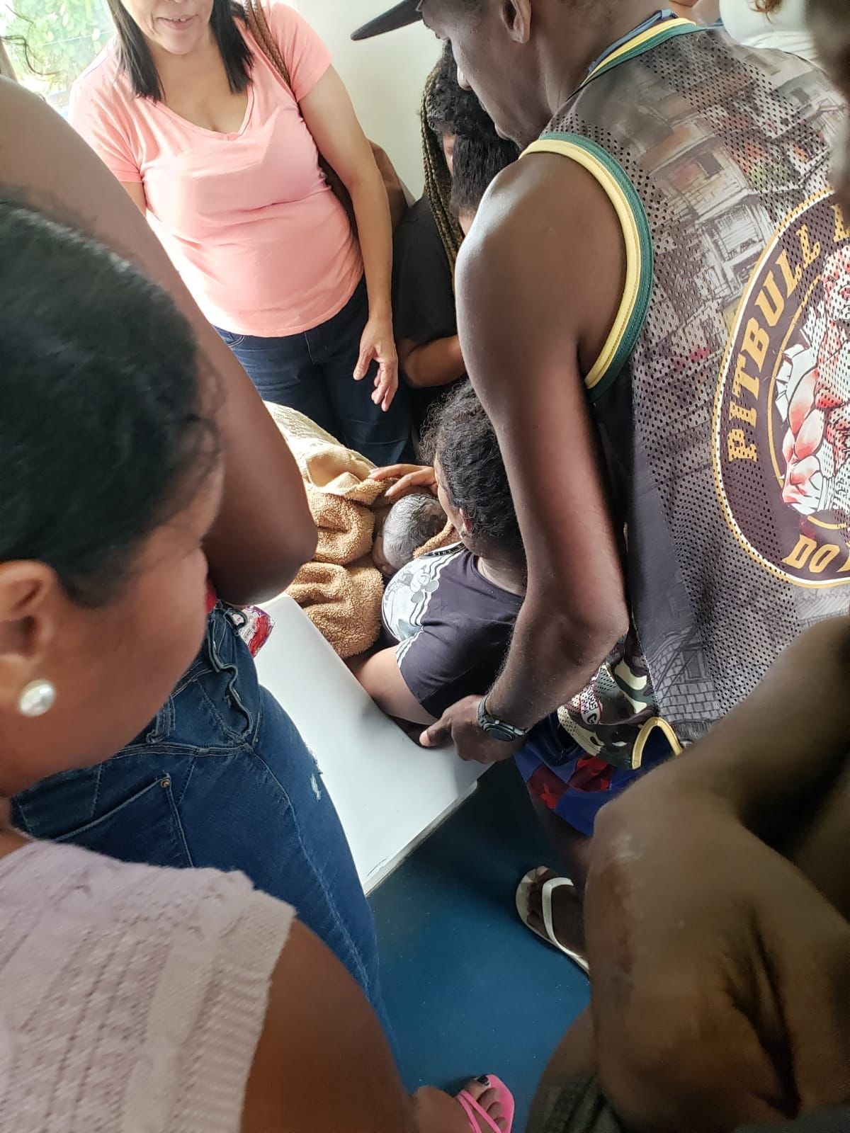 Bebê nasce no trem da SuperVia (Foto: Divulgação)