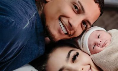 MC Mirella e Dynho postam fotos da primeira filha do casal: 'Coisa mais linda' (Foto: Reprodução/ Instagram)