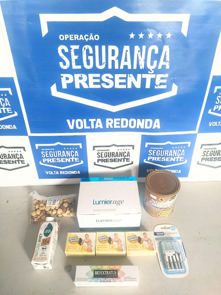 Materiais que estavam sendo comprados pela gerente bancária foram apreendidos pelo Segurança Presente (Foto: Divulgação)