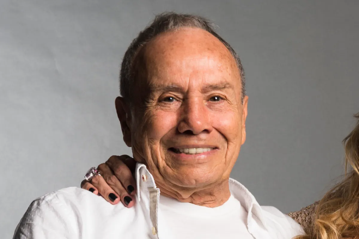 Stênio Garcia recebe alta após dois dias internado