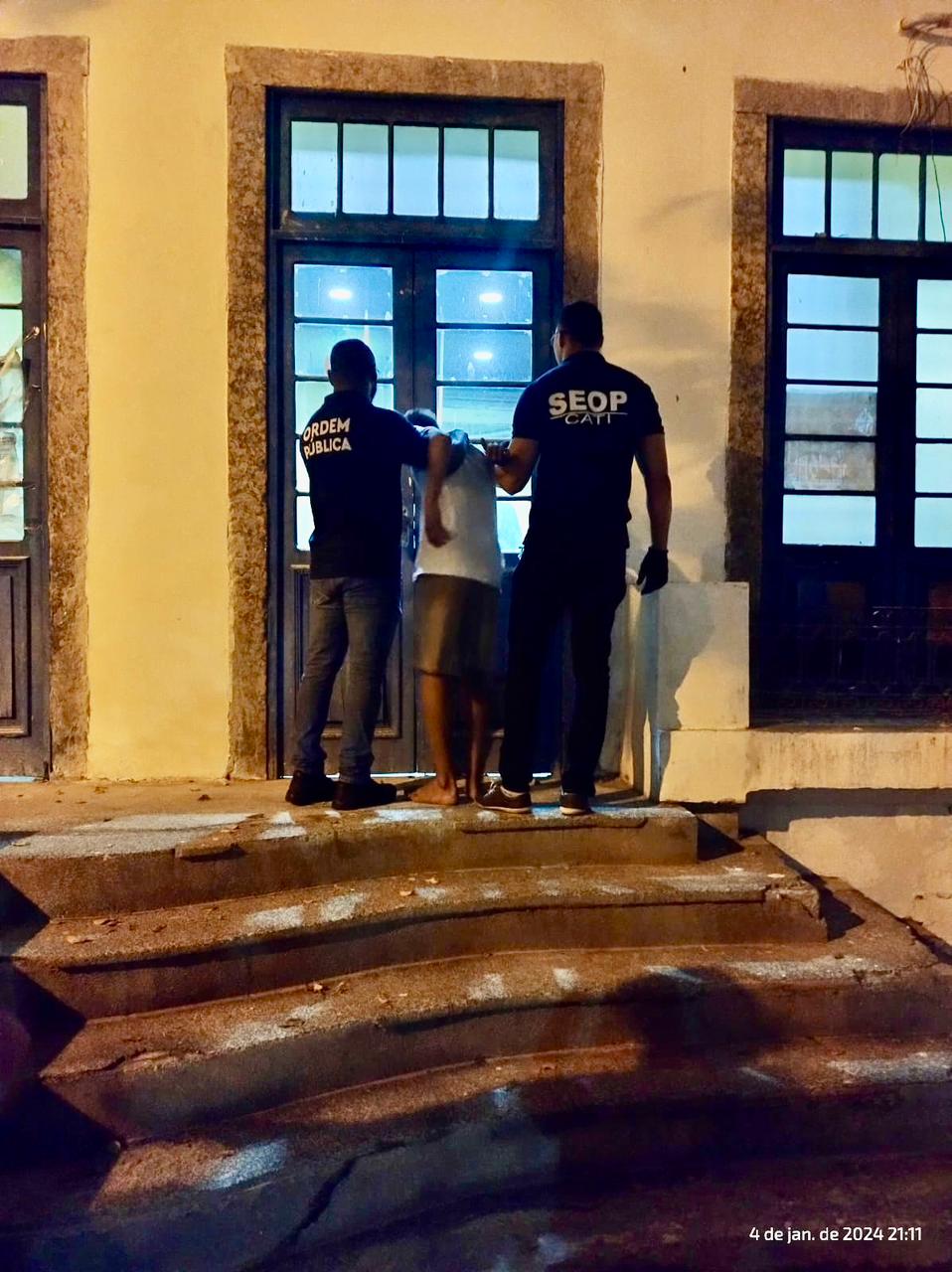 Agentes da SEOP apreendem menor que furtou celular em Botafogo (Foto: Divulgação)