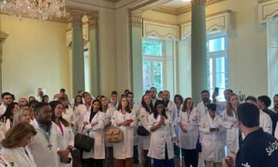 218 profissionais da área da saúde são apresentados ao Programa Mais Médicos no Palácio da Cidade