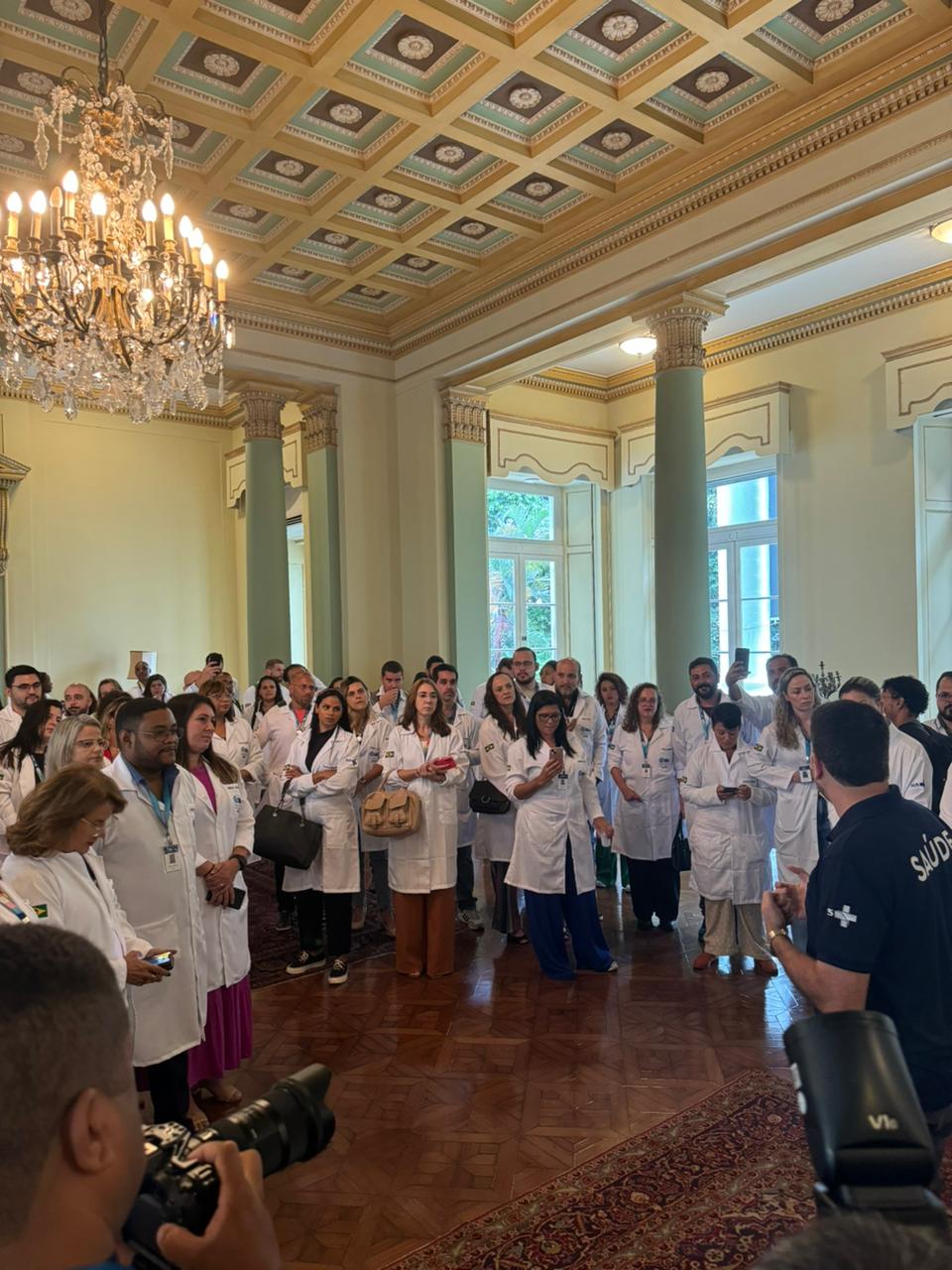 218 profissionais da área da saúde são apresentados ao Programa Mais Médicos no Palácio da Cidade