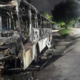 Ônibus é incendiado após enguiçar na Av. Brasil