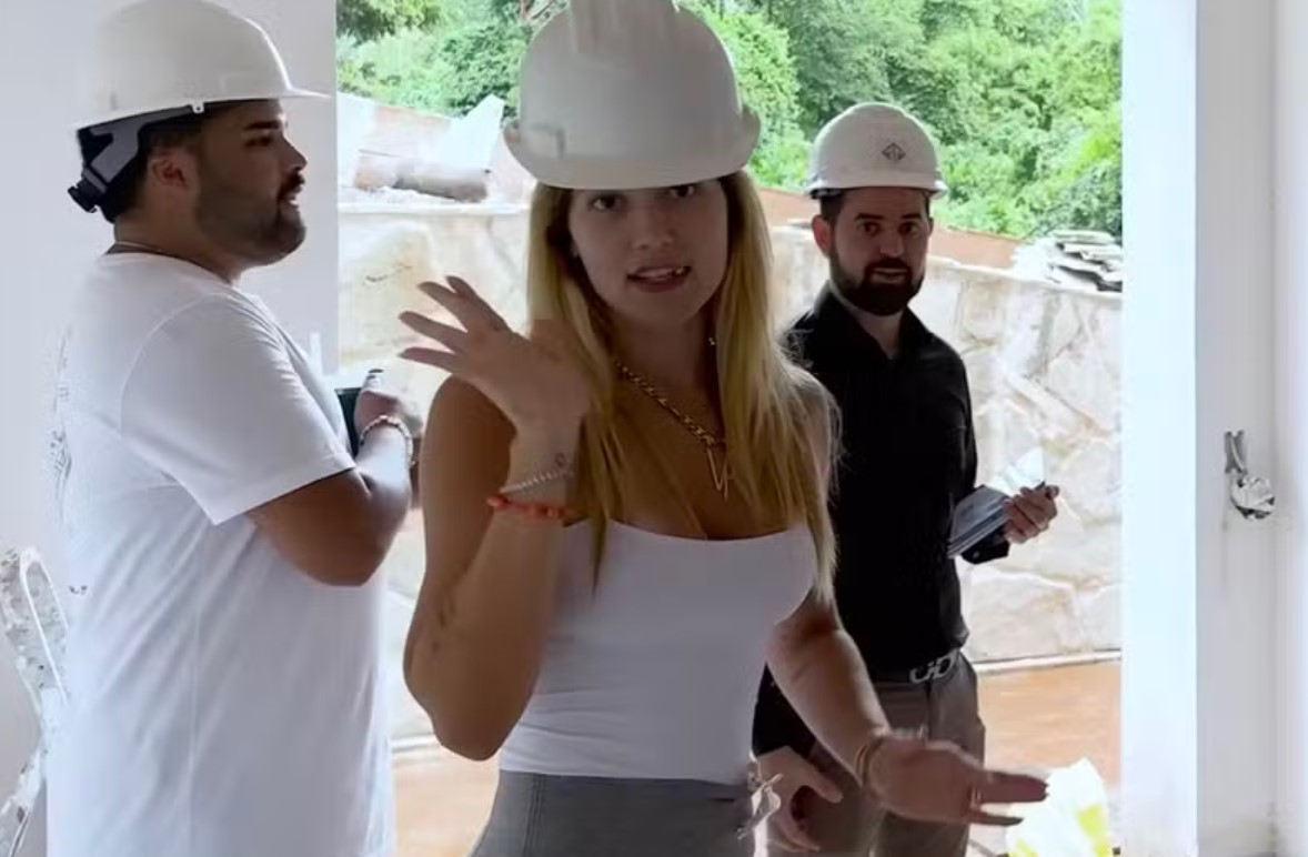 Obra na mansão de Virginia Fonseca