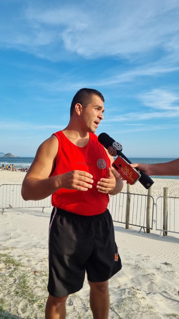 Corpo de Bombeiros alerta sobre os afogamentos em praias do Rio (Foto: Camila Moraes/ Super Rádio Tupi)