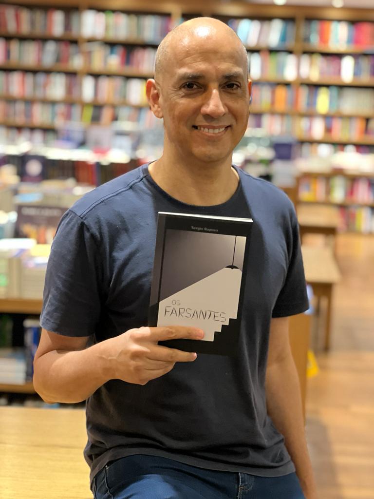 Roteirista Sergio Raposa lança o romance 'Os Farsantes' (Foto: Divulgação)