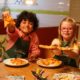 Férias com muito sabor em família? Abbraccio anuncia oferta especial com prato para compartilhar e atividade para crianças por tempo limitado (Foto: Divulgação)