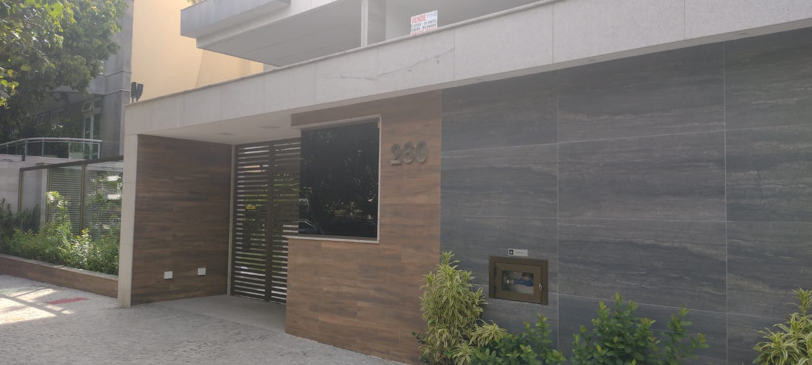 Porteiro é baleado em tentativa de assalto na Barra